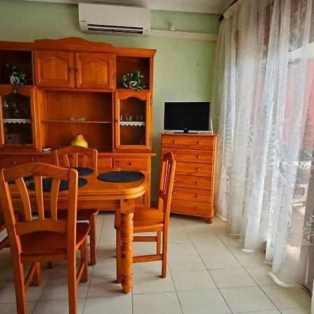 Un Salto Y A La Playa *