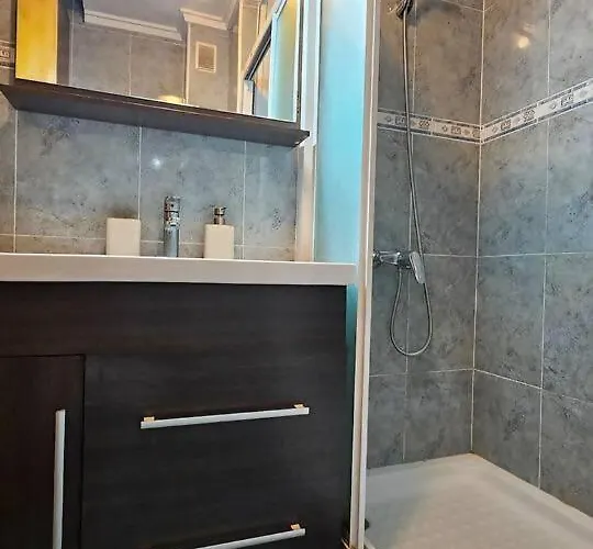 Un Salto Y A La Playa