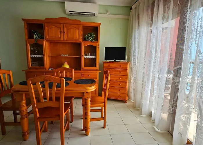 Un Salto Y A La Playa *